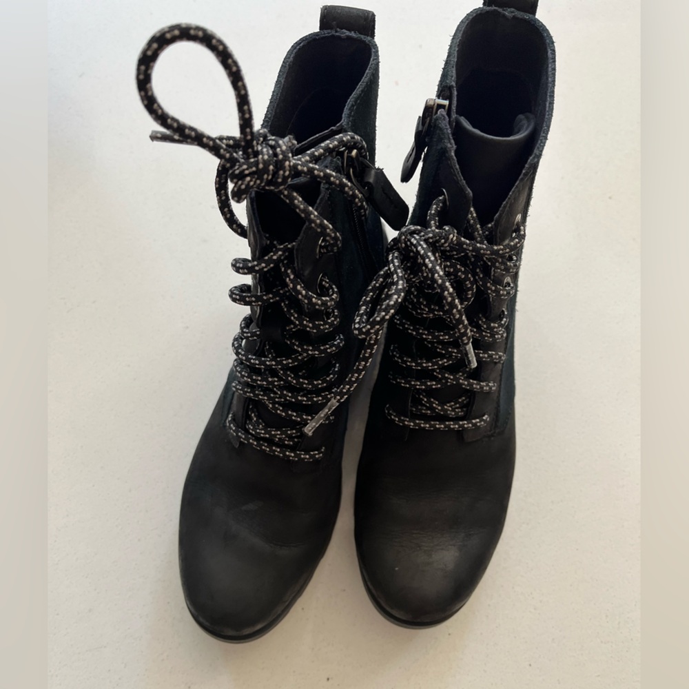 Sorel Emilie boot - Picture 2 of 4